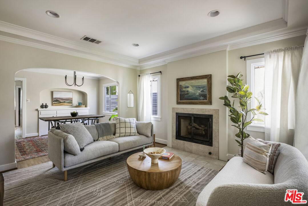 1525   Carmona Ave 3BR La