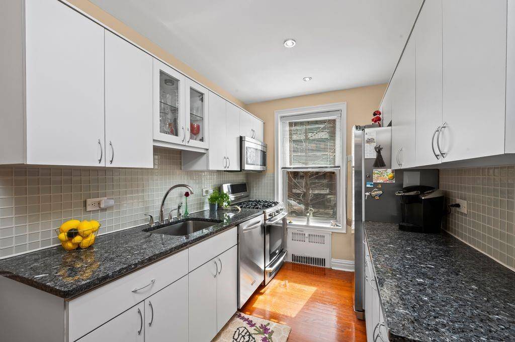 It s like entering a house as you step up to your own private landing and open the door to your sunny, sprawling 1200 sq ft apartment with views of ...