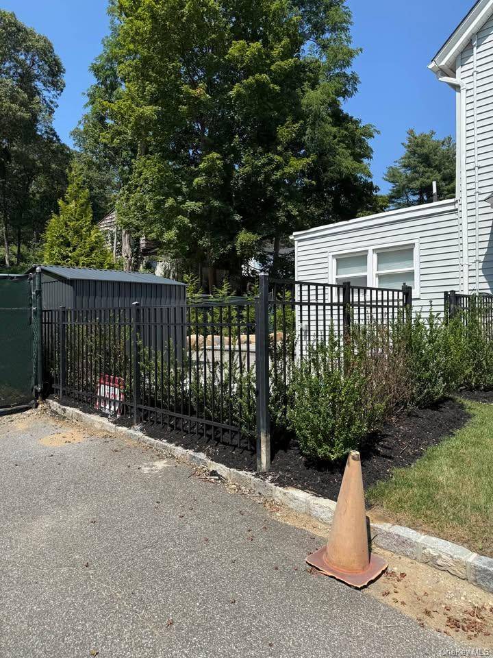 Recently renovated 4 bedroom 2 bath house for rent in Woodbury, NY.