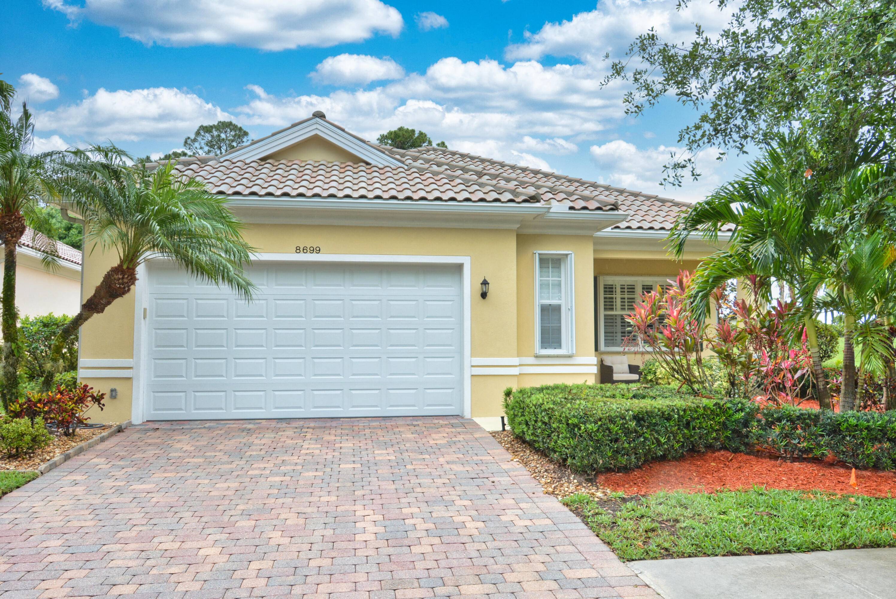 This Bermuda with it's open kitchen floor plan built by DiVosta Homes and a private pool is updated and ready for you to call it home !