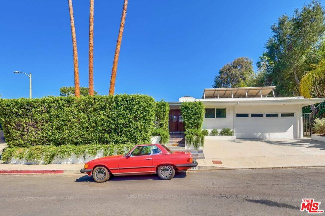 7706 Chandelle Pl 4BR Hollywood Hills East La