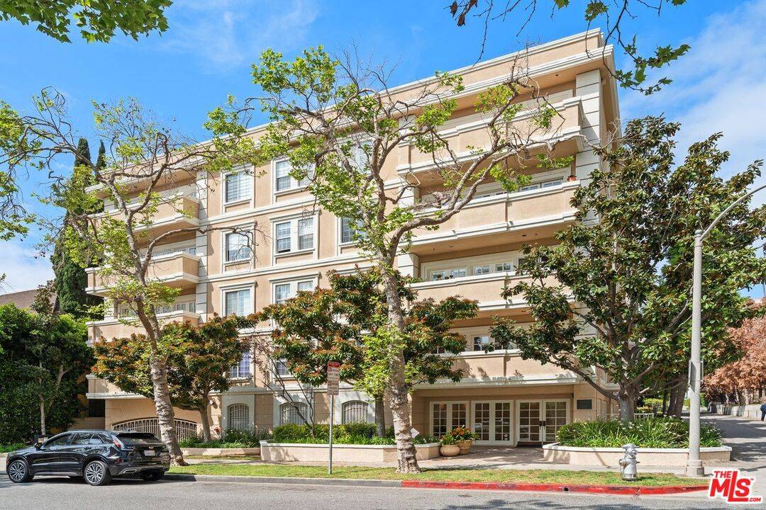 125 S Oakhurst Dr 2.0 Beverlywood LA