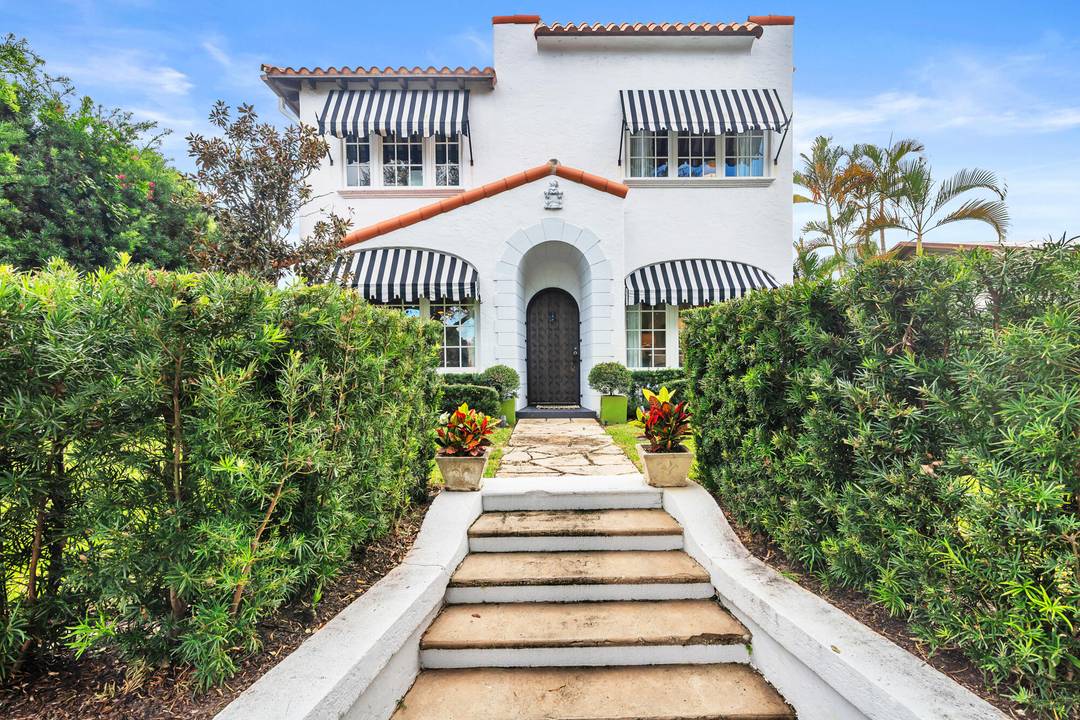 Discover an extraordinary jewel in the heart of historic Flamingo Park an impeccably restored Spanish masterpiece set on the coveted hill block.