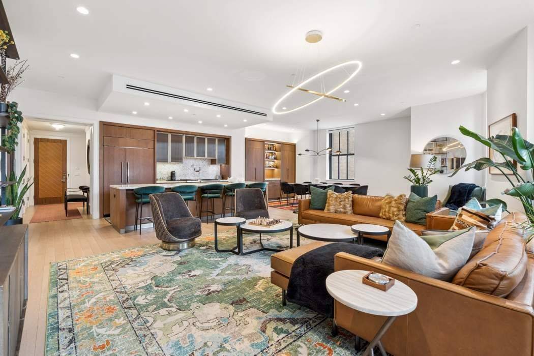This exceptional corner four bedroom, four bath loft at 100 Barclay offers a rare opportunity to own a sprawling, light filled residence in the heart of Tribeca.