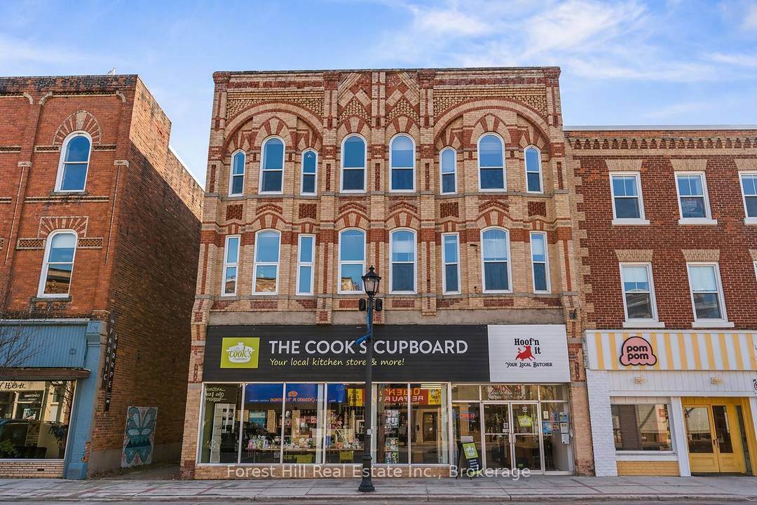 Positioned in the heart of downtown Meaford, this mixed use building offers a rare opportunity to acquire a stabilized, income producing asset with prominent main street frontage.