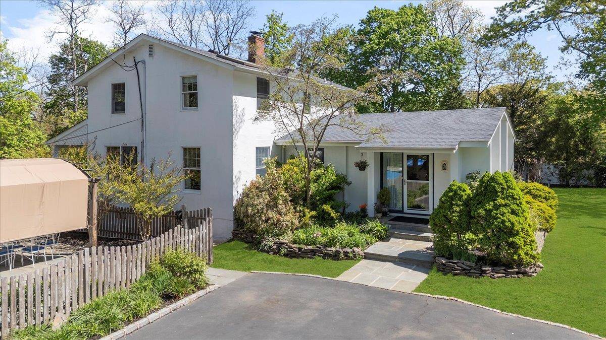 Welcome To This Beautiful Revised Colonial W Stucco Siding.