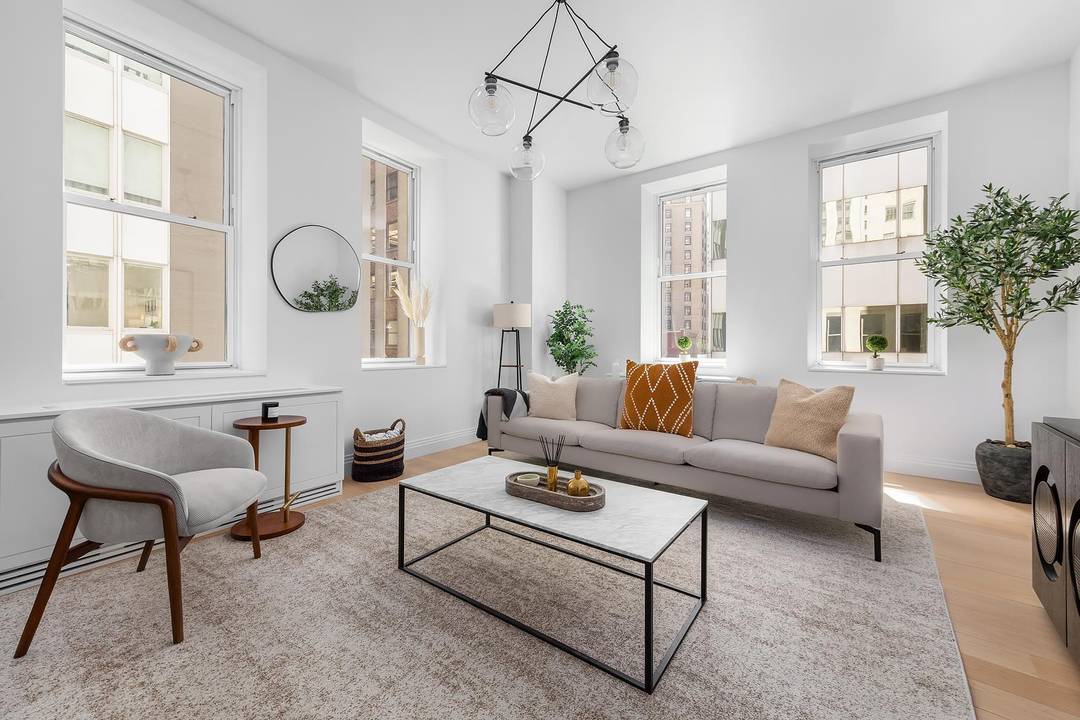 Move In Ready ! Residence 713 is a unique, one of a kind layout within One Wall Street.