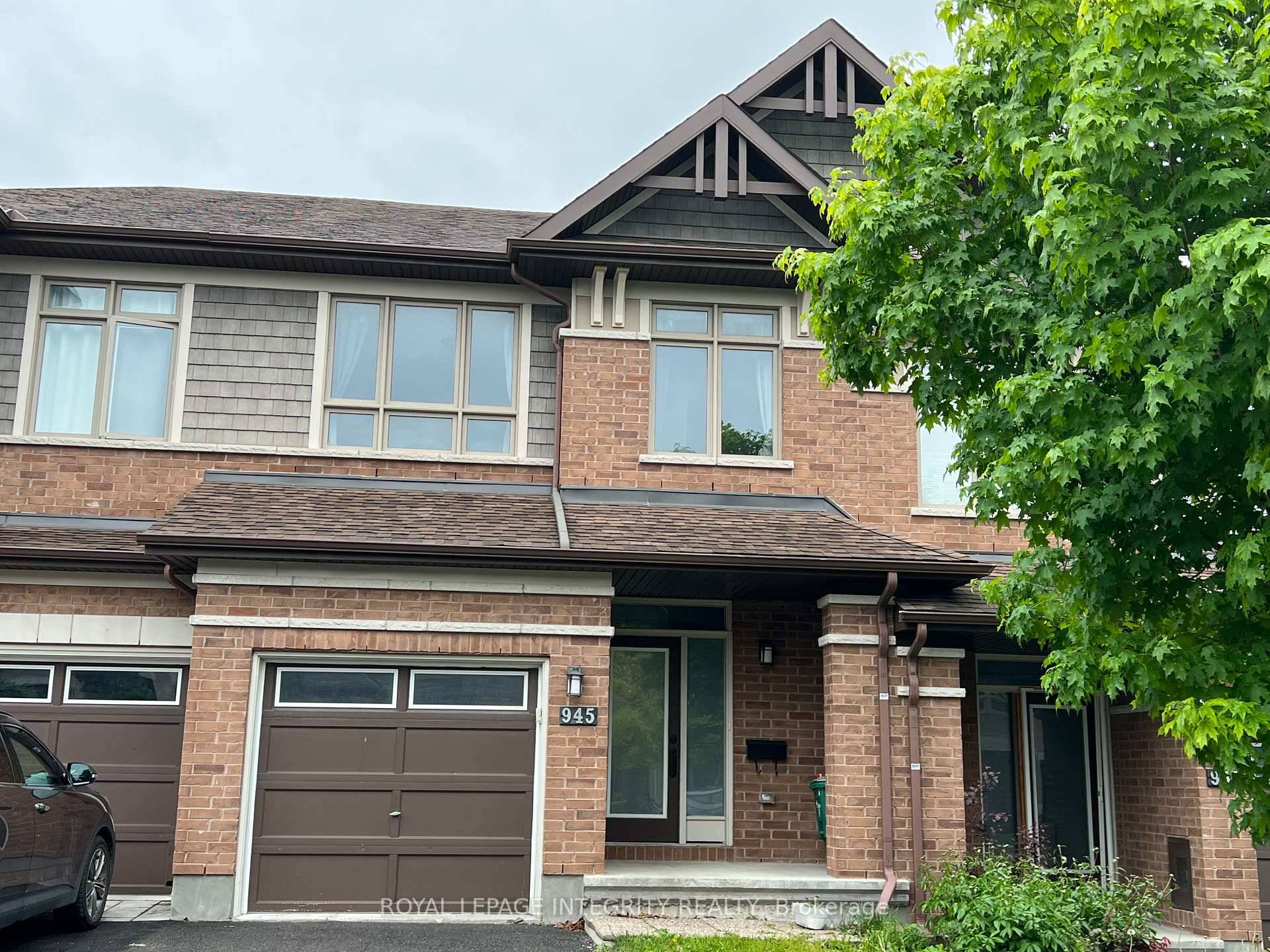 ACEEPTED OFFER, WAITING FOR DEPOSIT Experience modern living in this beautifully upgraded 3 bedroom, 2.