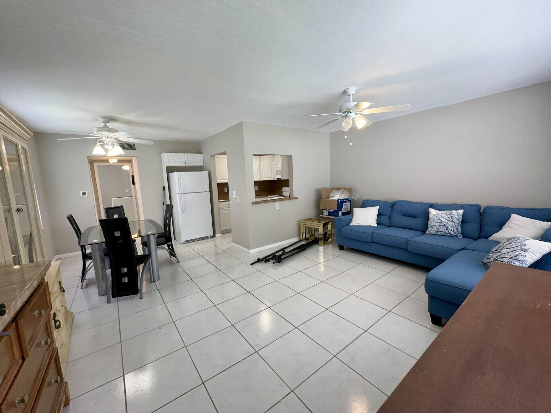 Fantastic Location ! Cheerful Bright In 55 Century Village !