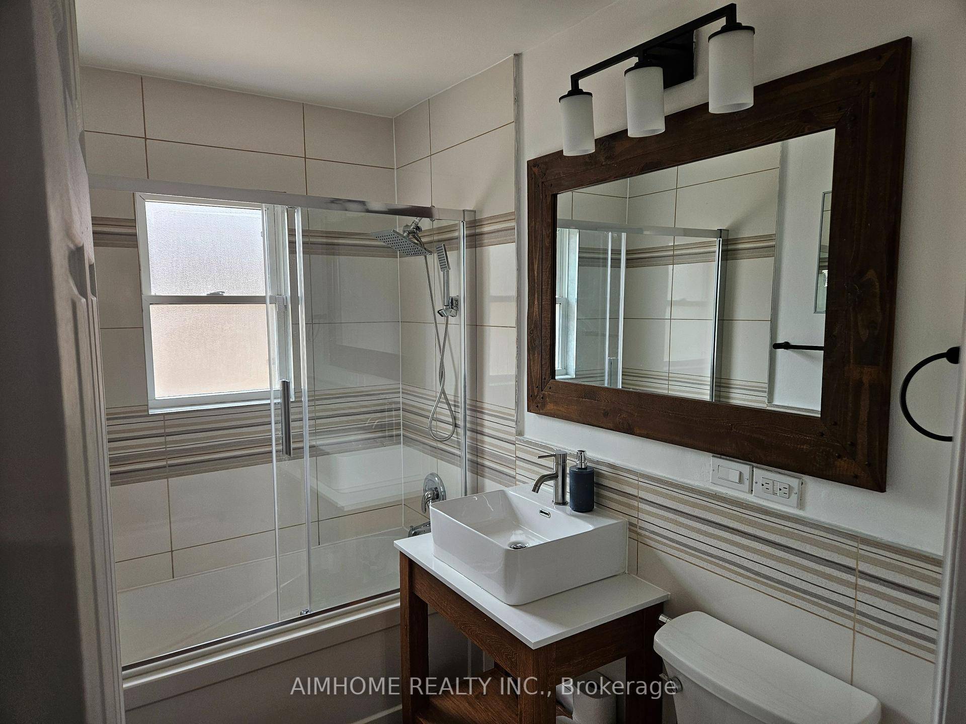 Renovated Home Located in A Beautiful Street it Has 3 bedrooms and 3 wahrooms.