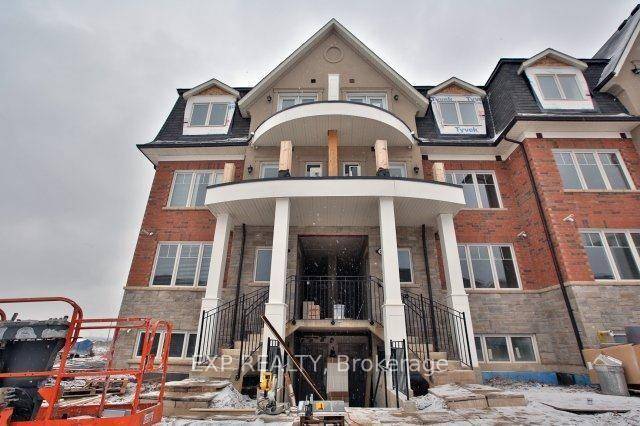 Beautiful, bright unit located in a stylish and modern community, featuring a rare two parking spaces !