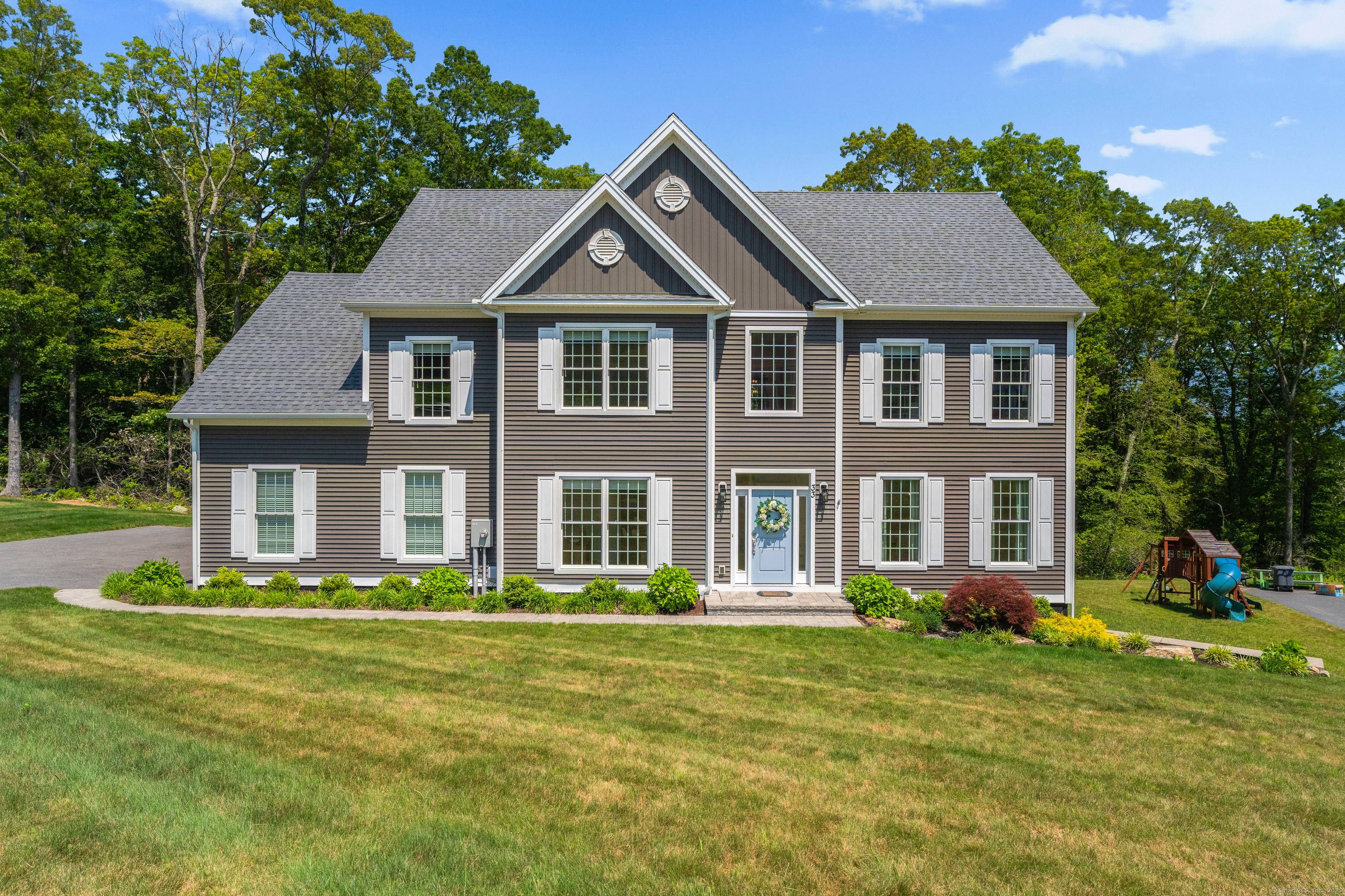 Set on a beautifully landscaped 0.