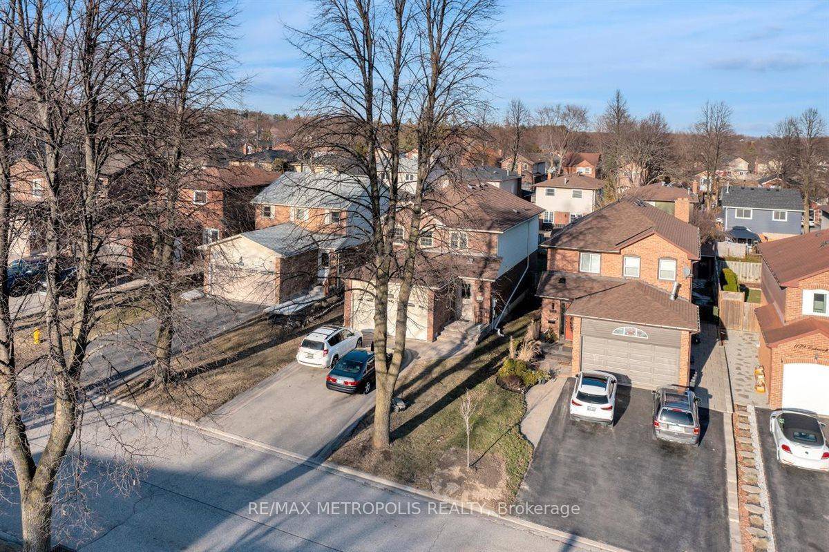 Experience a bright and spacious sun filled layout that instantly captivates, boasting 1, 923 square feet of above grade living space.