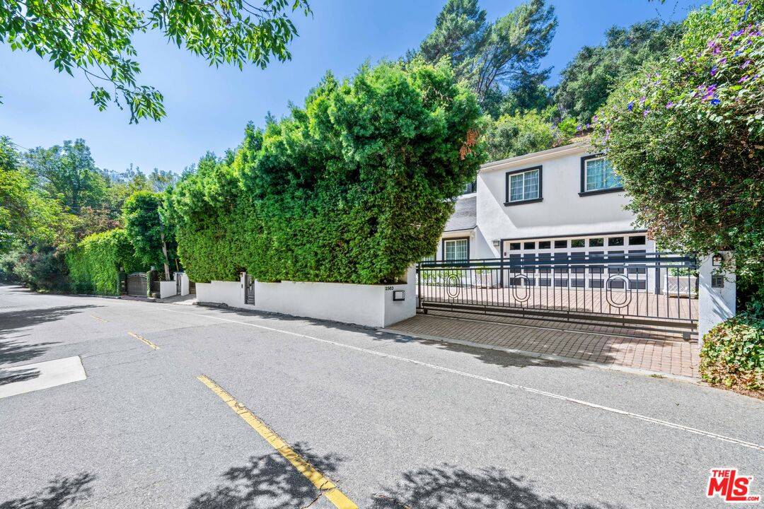 2563 Hutton Dr 5BR Beverly Hills Post Office | B.H.P.O. La
