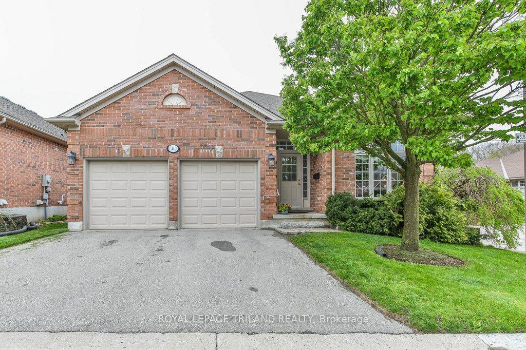 Welcome home to the desirable Cadeau Terrace in Warbler Woods.