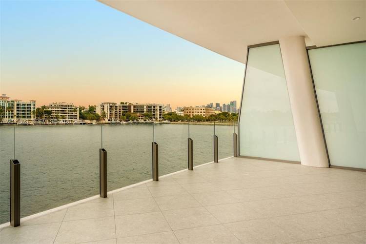 Experience elevated island living at Vita at Grove Isle, one of Miami s most exclusive new waterfront addresses.