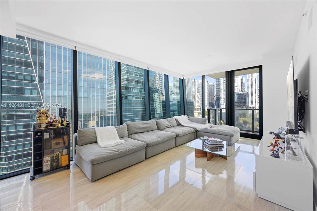 Beautiful and spacious 1 bedroom 1.