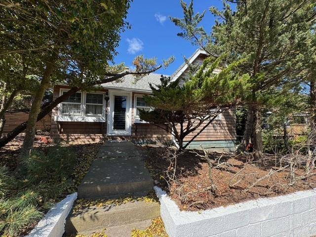 This Home is Available To Rent Weekly For 5, 000 NOT a month.