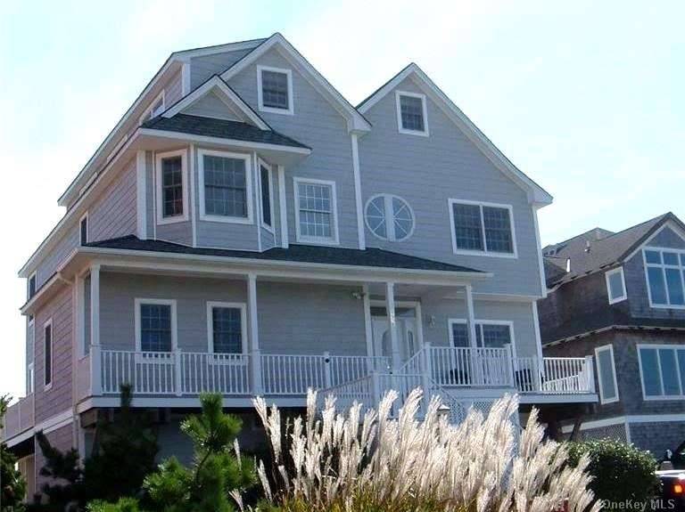 Great Beach house, great ocean Views, great ocean beach.