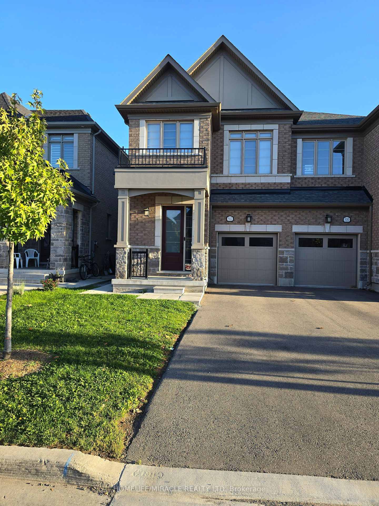 Stunning Luxury Semi Detached, over 3000 Sq Ft including finished basement.