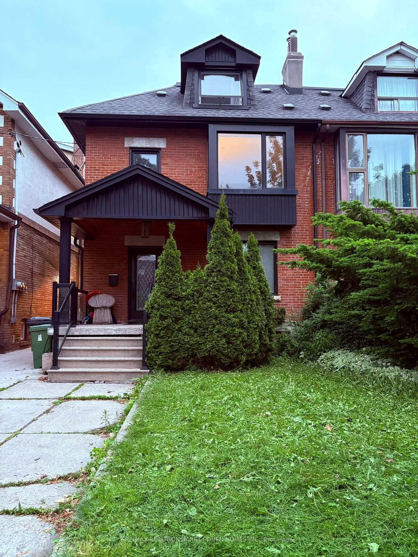 Beautifully designed 3 bedroom, 2 bathroom suite nestled in one of Torontos most sought after neighborhoods.