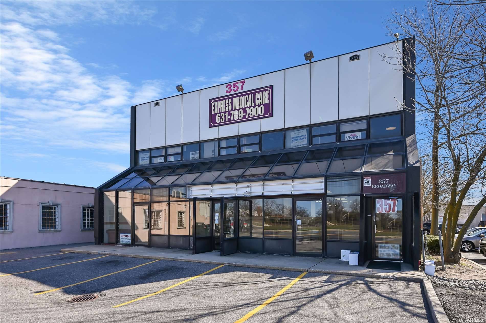 Great size office centrally located to shopping amp ; transportation.