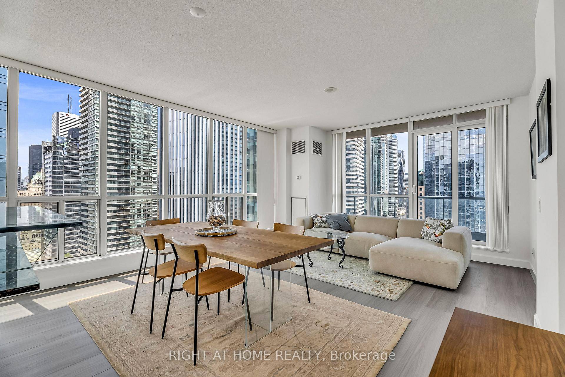 Experience downtown living with a lakeside vibe in this bright and functional 2 bedroom, 2 bathroom corner suite.