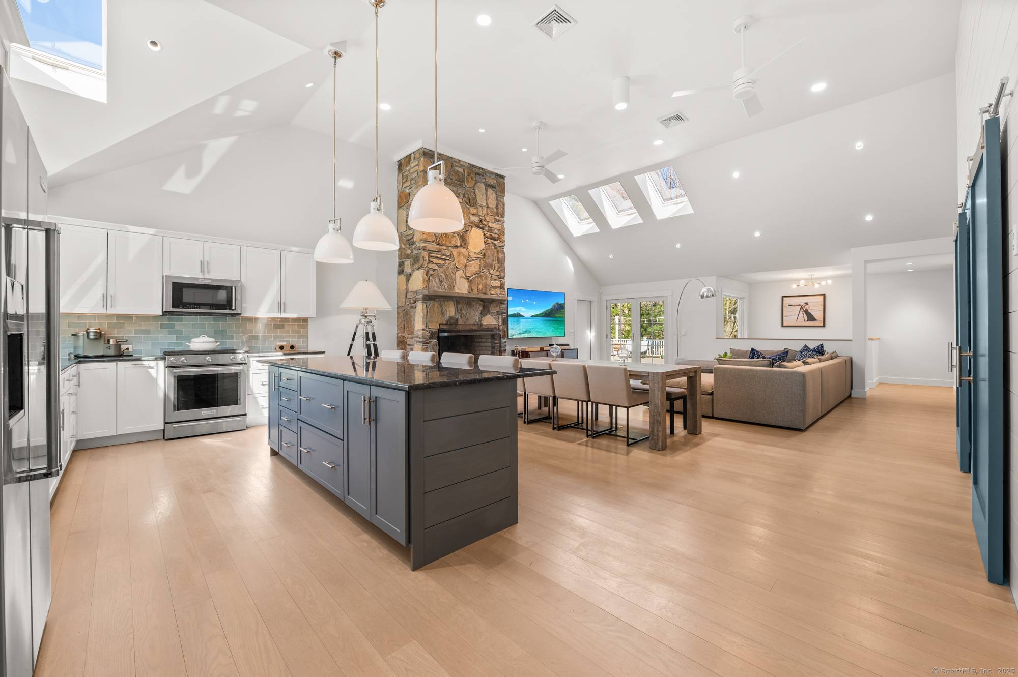 Nestled in a quiet corner of Masons Island, this beautifully renovated home offers the perfect blend of comfort, style, and coastal charm.