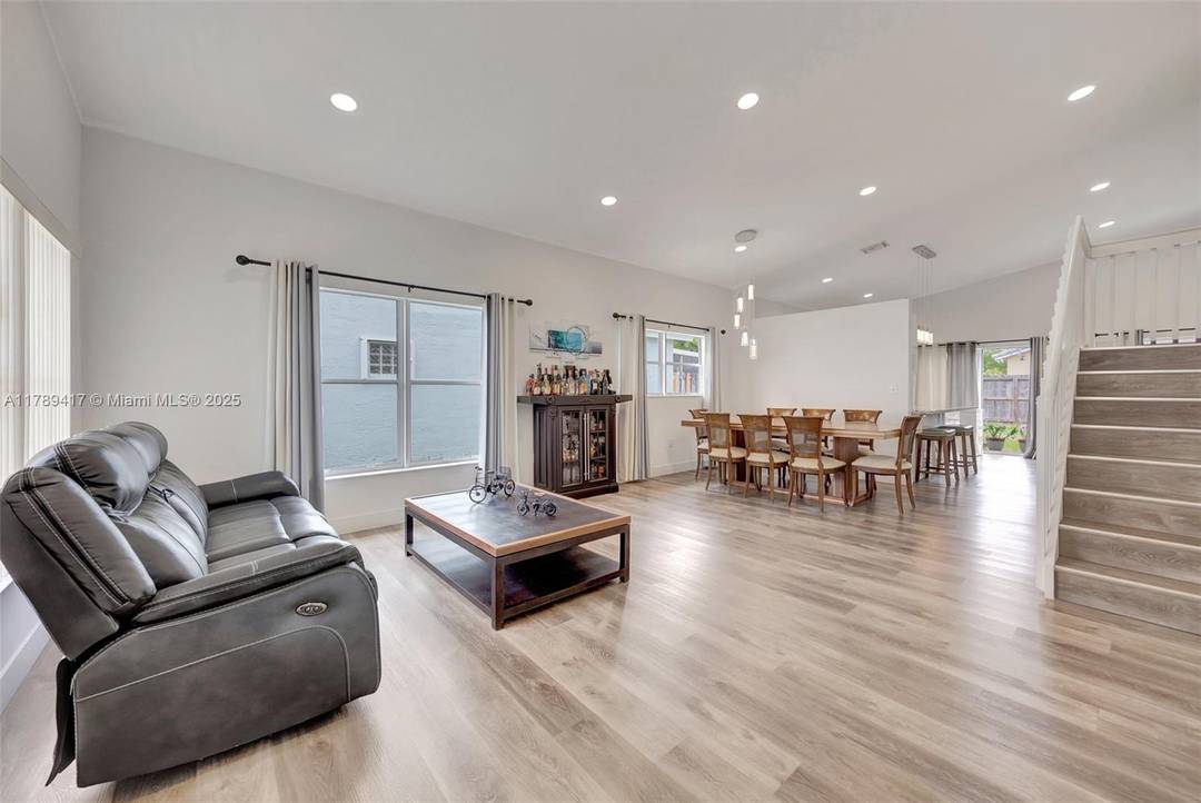 LARGER 6, 000 sq. ft. lot w ROOM for a POOL amp ; BOAT amp ; SELLER CONTRIBUTION.