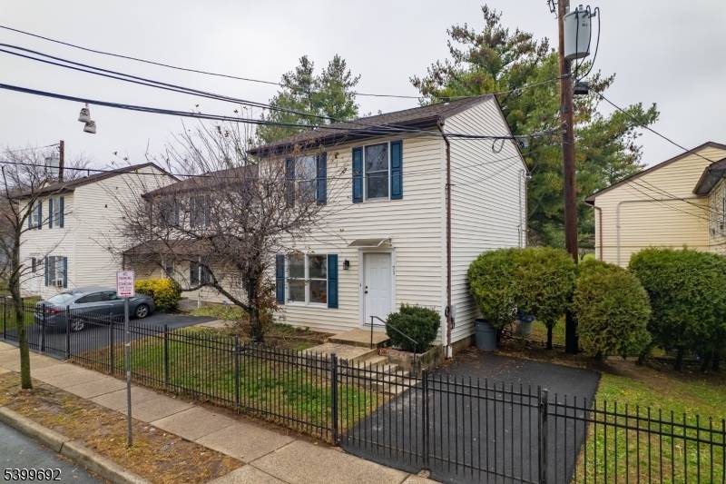 Just listed ! Check out this recently upgraded, 3 Bedroom Townhouse located in the University Heights area of Downtown Newark.