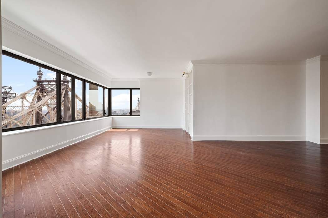 Perched on the 21st floor of a distinguished Sutton Place cooperative, this sophisticated one bedroom, one and a half bath home offers dazzling views of the Manhattan skyline, the East ...