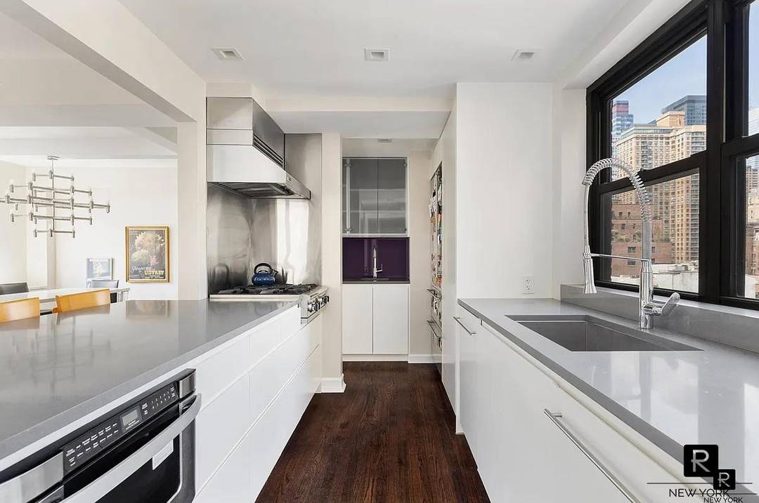 Approximately 1, 900 sq ft with four exposures !