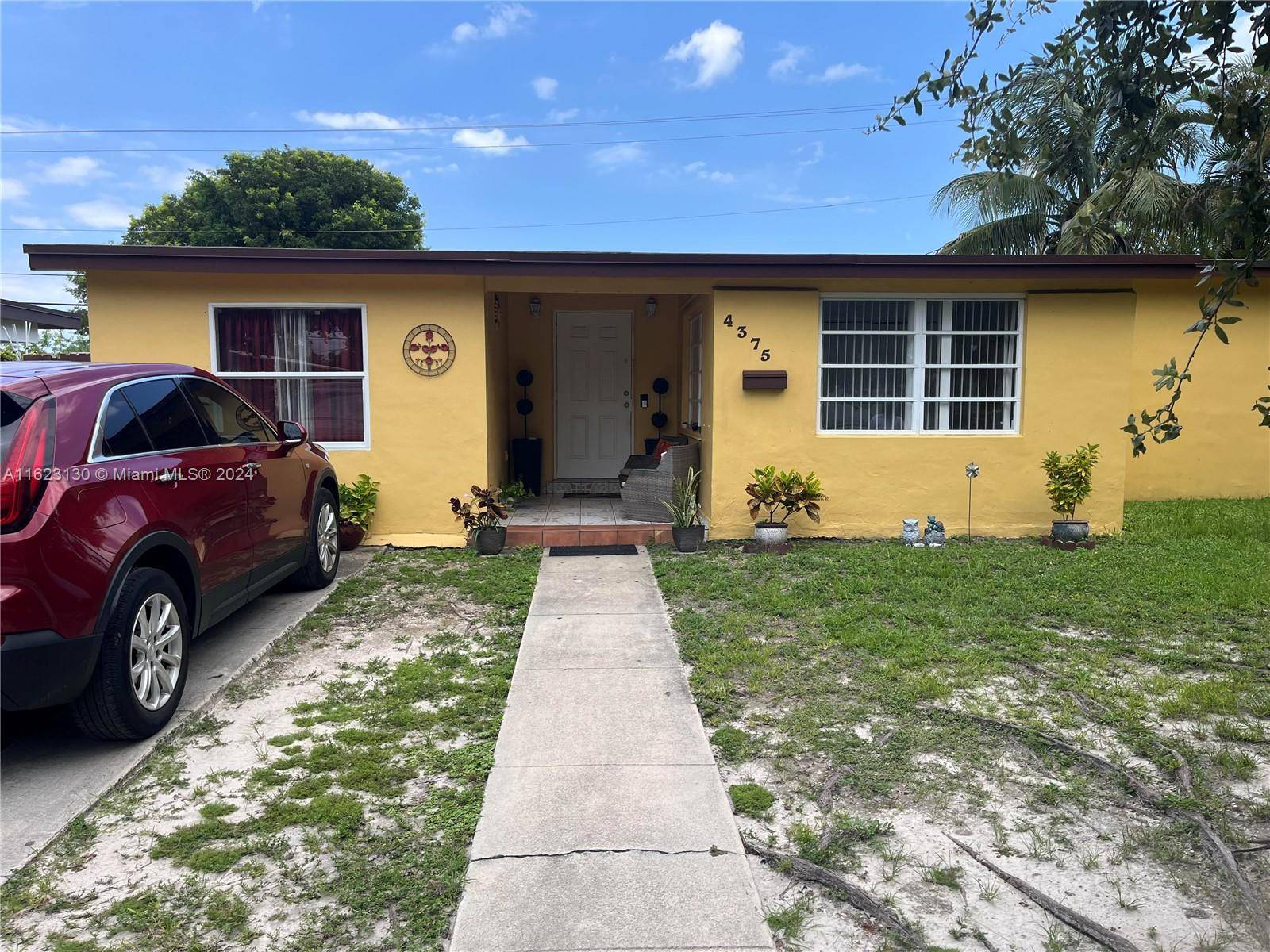 WESTCHESTER excellent location near FIU and Hospital, shopping and entertainment amazing location plenty of room for pool and outdoor entertaining, space on the side of the house for trailer or ...
