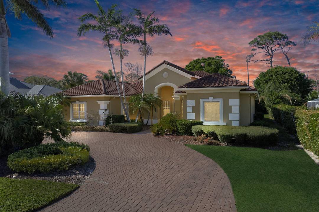 Escape to paradise in this stunning 5 bedroom, 3.