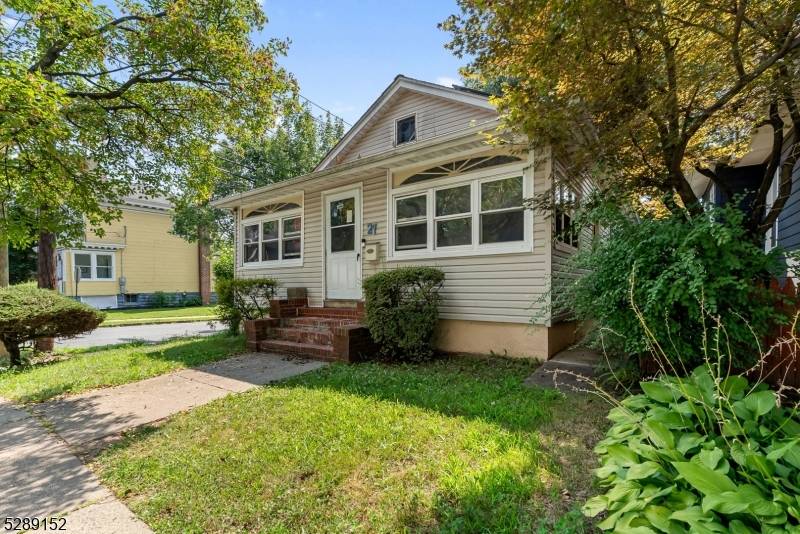Rare Gem in the Hilton section, an area near the intersection of Tuscan Street and Springfield Avenue.