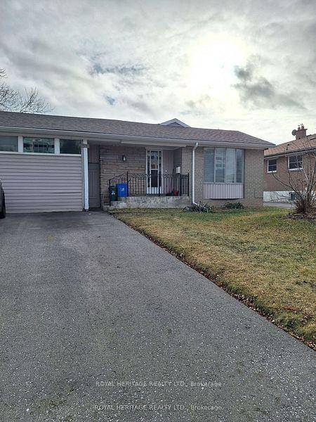 Three bedroom Main level well maintained detached home !