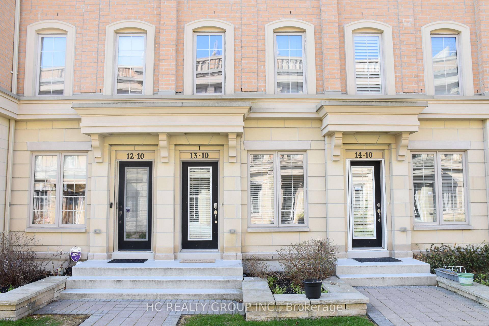 Welcome to Unit 13 at 10 Hargrave Lane a modern three storey condo townhouse nestled in the prestigious Lawrence Park community.