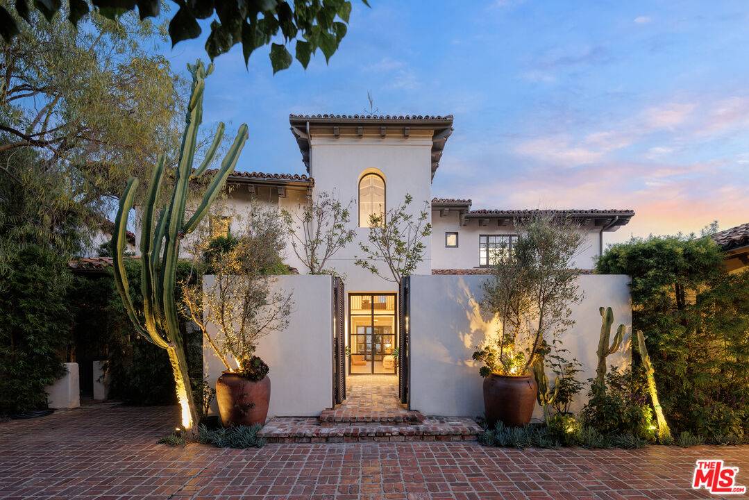 7100  La Presa Drive 6BR Hollywood Hills East La