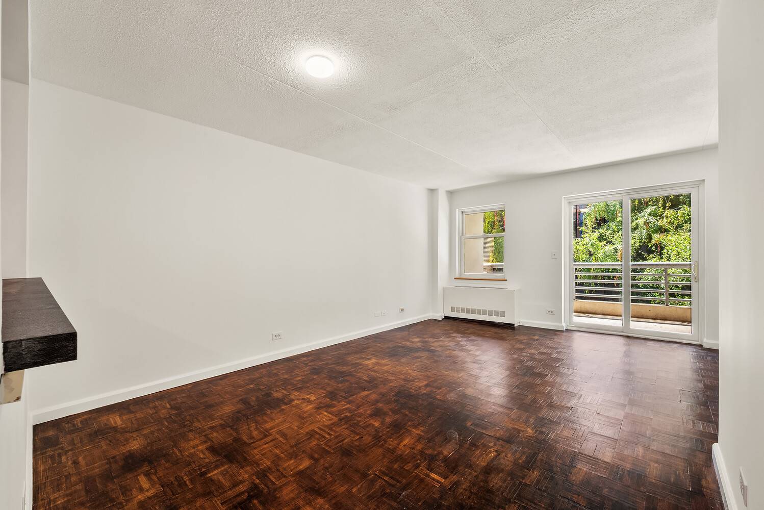 Rarely Available Condominium at Columbus Common Don't miss this exceptional opportunity to customize a bright and spacious 2 bedroom, 2 bath residence in the highly sought after Columbus Common.