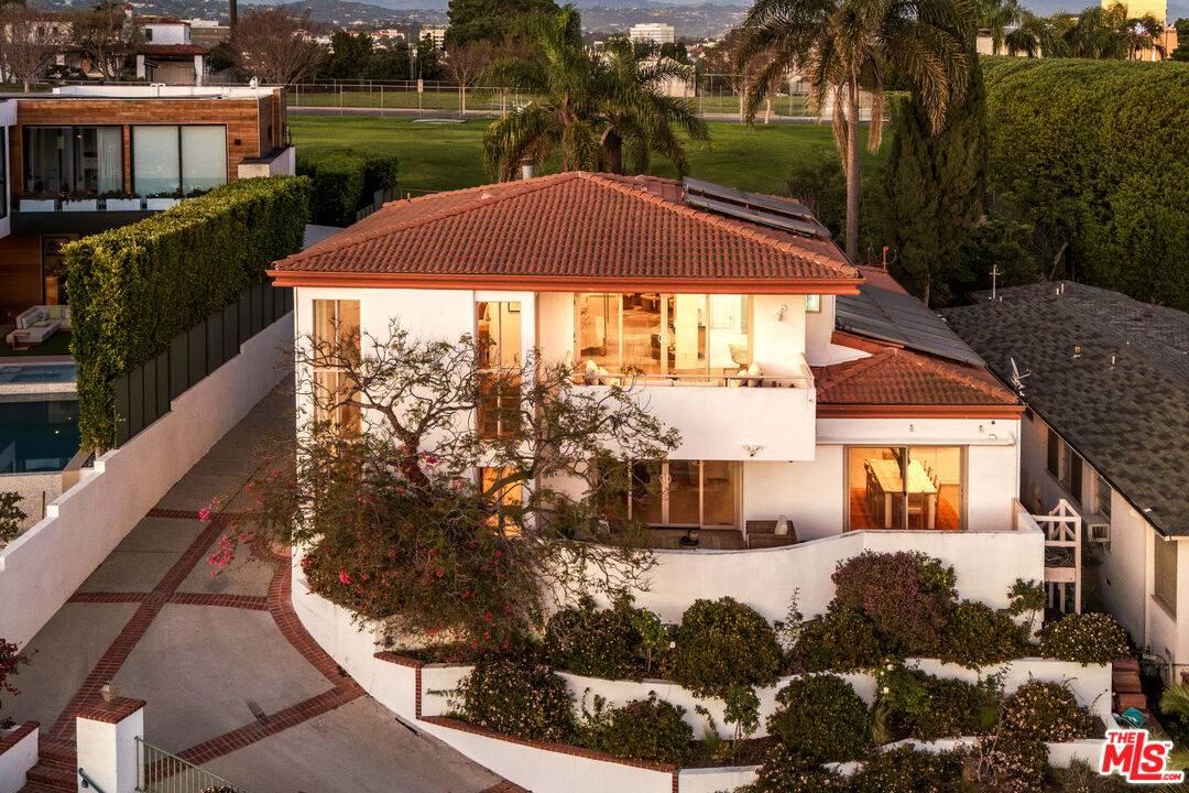 905 Berkeley St 4BR Santa Monica La