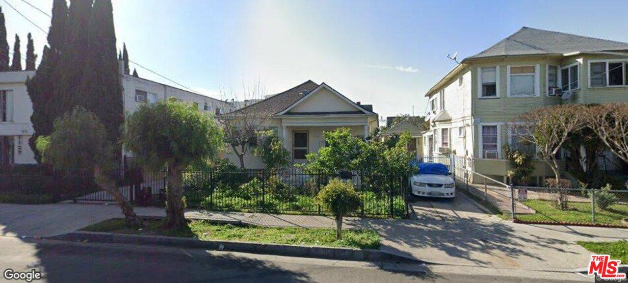 1125  S Kenmore Ave 3BR La