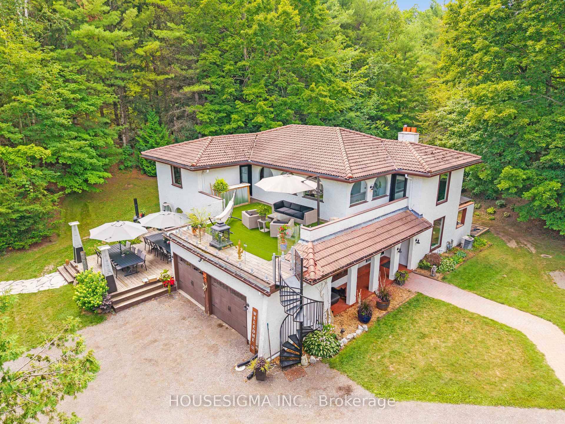 Welcome to Your Private 10 Acre Retreat near the sought after Community of Sunderland.