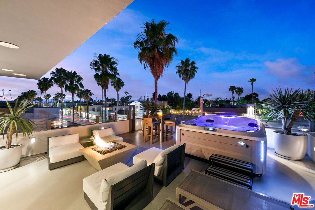 1430   Abbot Kinney Blvd 3BR Marina Del Rey La