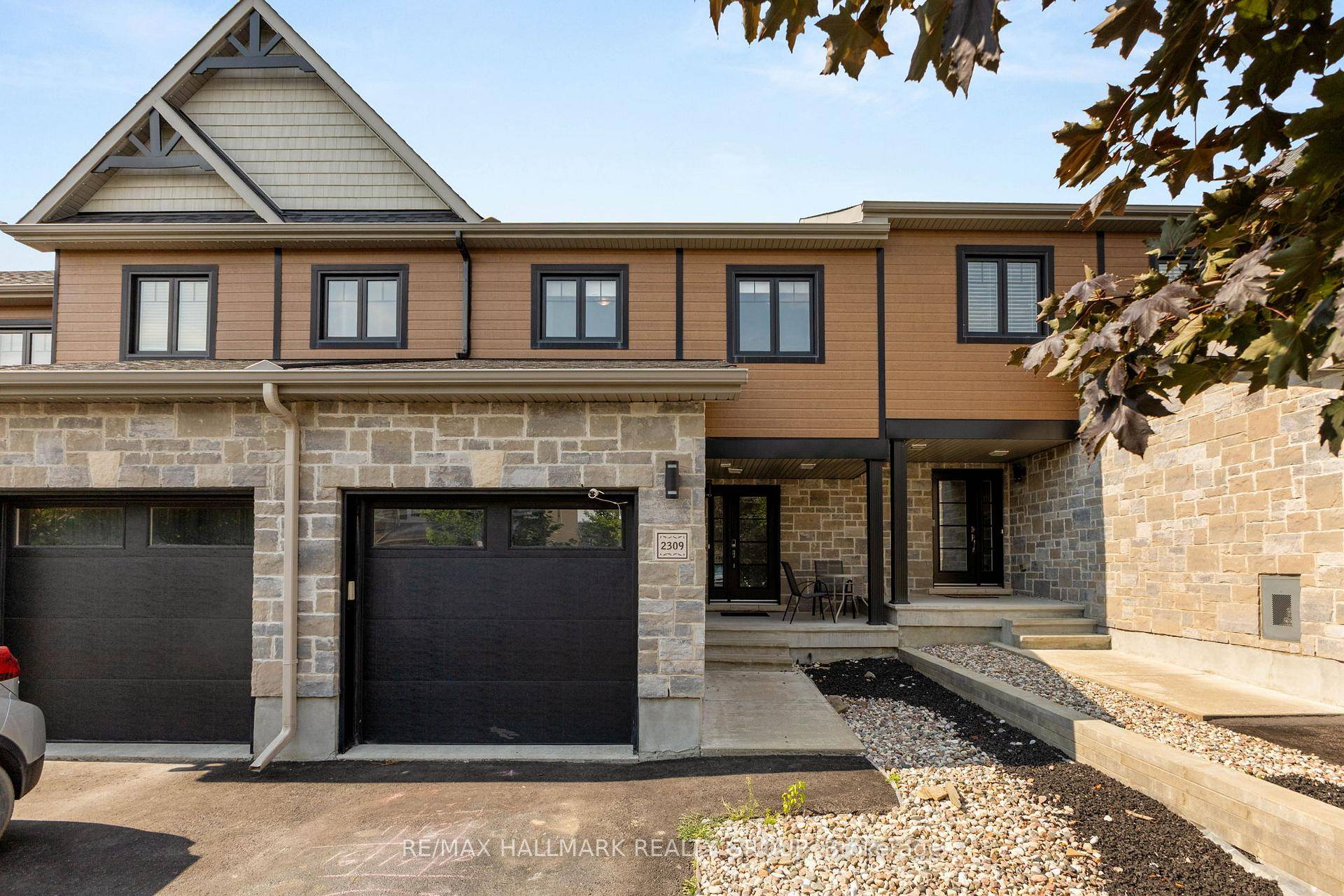 Welcome to this charming and spacious 3 bedroom townhome nestled in a quiet, family friendly neighbourhood in Rockland with no rear neighbours for added privacy and tranquility.