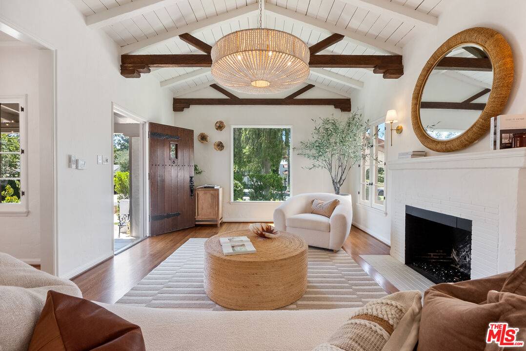 864 Wellesley Ave 3BR Brentwood La
