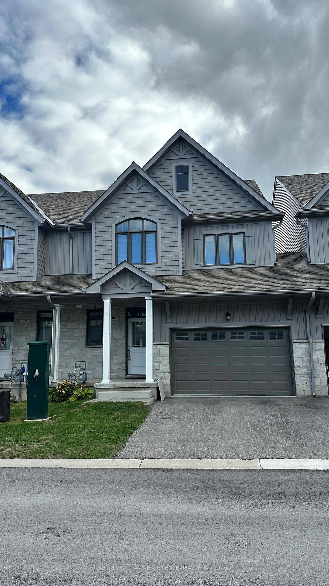 Annual Rental Bright and spacious 3 bedroom, 2.