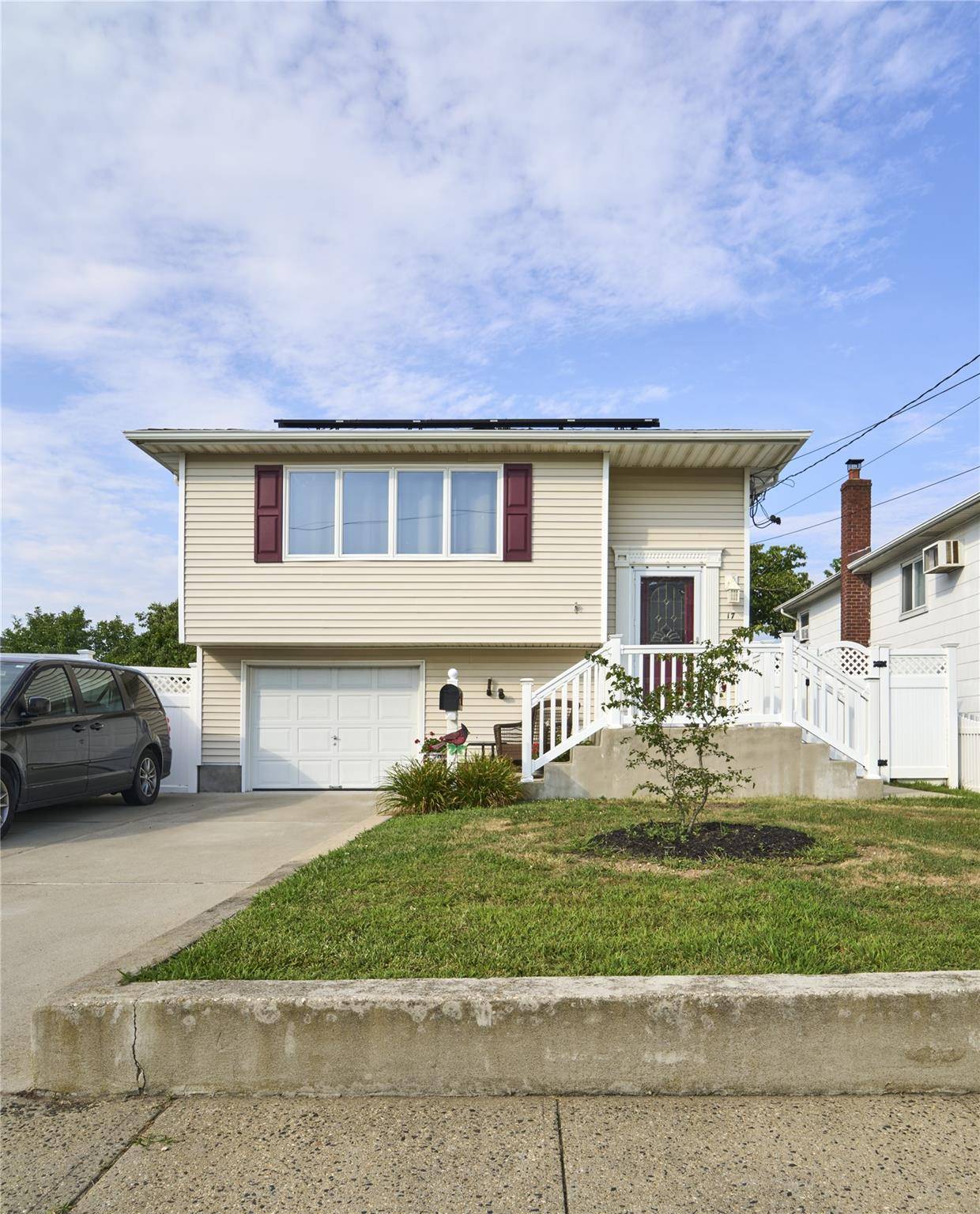 Welcome to your dream home in the Frederick Shores neighborhood !