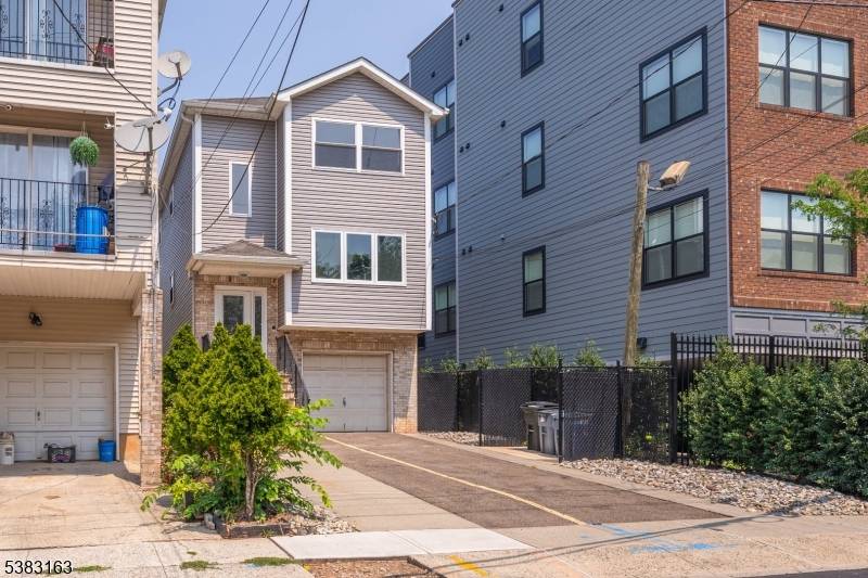 Great opportunity to own a 2 family home in the heart of Elizabeth, NJ !