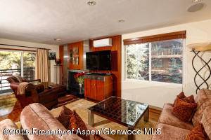 This 4 bedroom, 4. 5 bath condominium is located at the base of Aspen Mountain just one block from Lift 1 A.