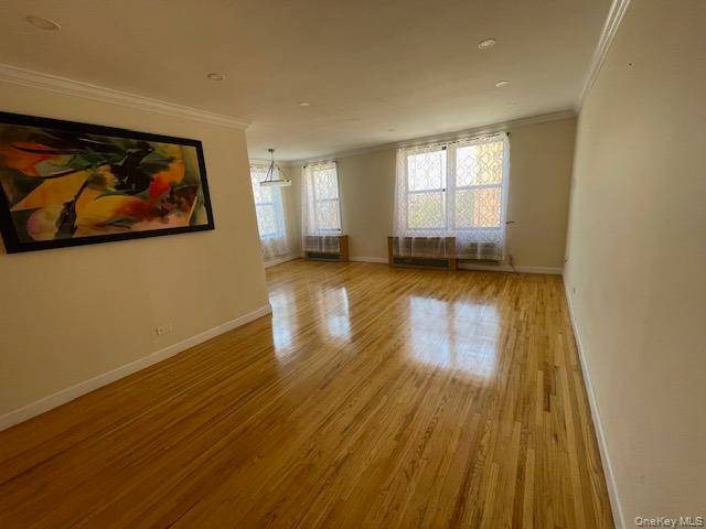 ? Beautifully Renovated 2 Bedroom 2 Bath Corner Apartment Forest Hills, Queens ?